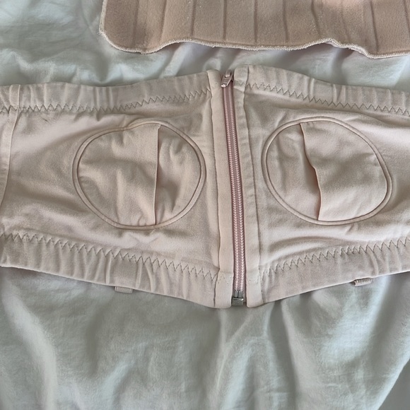 Lansinoh size XS -Large  Hands-Free Pumping/Nursing bra  in pink - Picture 2 of 8